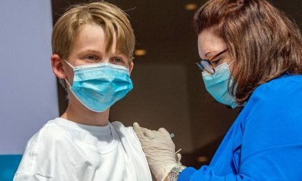 Hospital Pediátrico Canadiano Reporta Casos de Miocardite em Adolescentes Vacinados