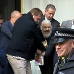 Julian Assange, Preso por Fazer Jornalismo, mais Próximo de Cumprir uma Pena de 170 Anos nos EUA