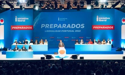 IL Chumba Moção que Denuncia Certificado Sanitário como “Segregacionista” e uma “Ferramenta de Controlo Social”